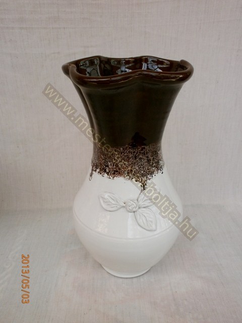 barna váza
